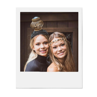 Meet the models Angelina and Alysia Sainas Photoshoot Amaterasu Beauty Massive Length Mascara